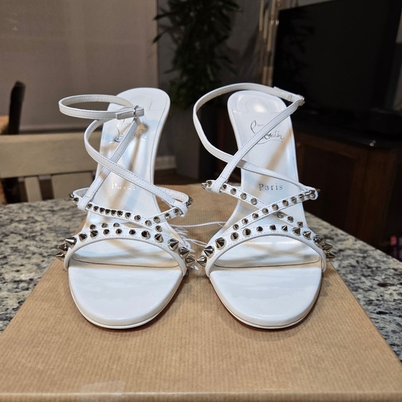 NEW Christian Louboutin Tatooska Spikes White Studded Women's Sandals Size 40 - Picture 5 of 12